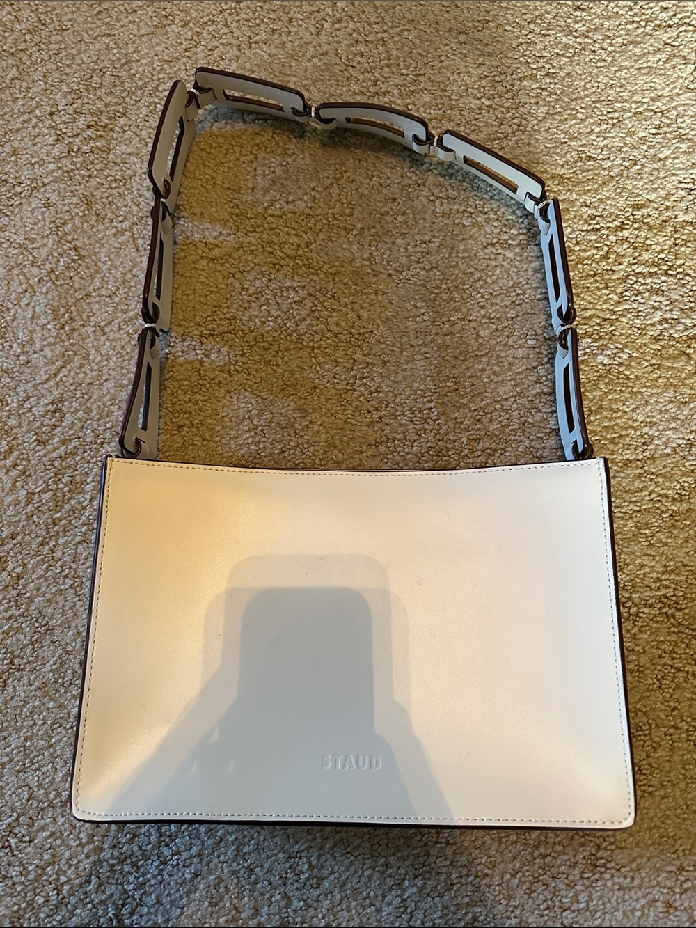 STAUD Elegant Cream Shoulder Bag with Statement Chain Strap - Picture 2 of 4